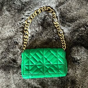 ZARA green quilted handbag 💚🥦🍀